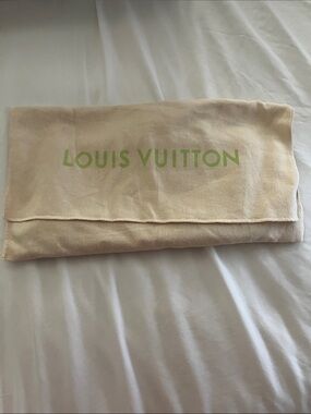Louis Vuitton Beige Dust Bag with Green Logo Print